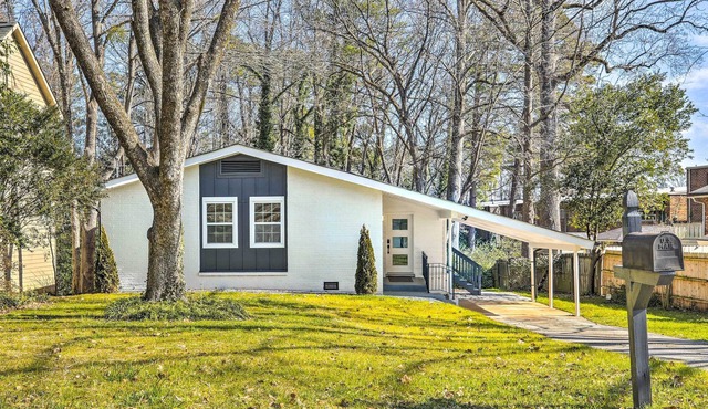 Charming Chamblee Home ~ 13 Mi to Atlanta! in Chamblee