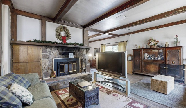Charming Cottage in Big Bear: 9 Mi to Bear Mtn