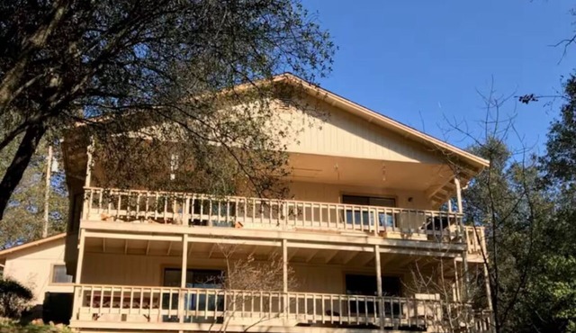 Charming home on Big Creek in serene Groveland @Pine Mountain Lake- Pet friendly