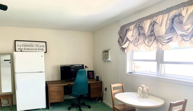 Charming Studio Downtown Kitchener in Gorrie