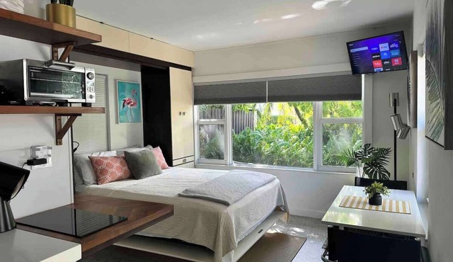 Charming Studio Prime Location Steps from Beach in Fort Lauderdale