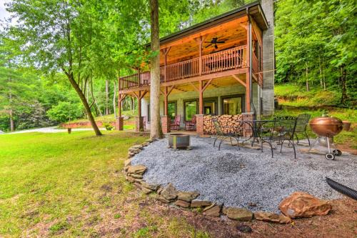 Chauga River Cabin: Pets Welcome! in Whetstone