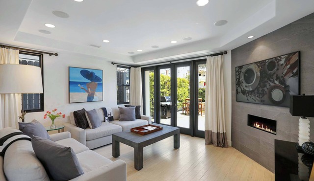 Chic and Lux Patio | Near Beach