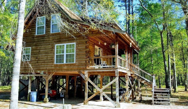 Claxton's Riverfront Family Fun: Cabin Adventures Await in Claxton