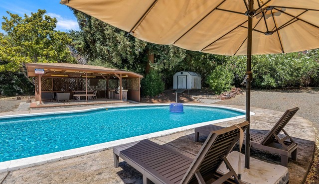 Clearlake Studio | Shared Pool + Boat Parking