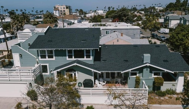 Close to the beach, train and all the downtown fun!
