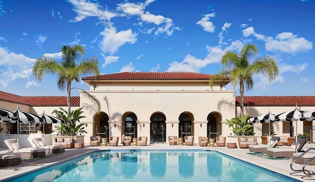 Comfort & Convenience! 2 Relaxing Units! Parking, Pool, Courtyard, Pets Allowed!