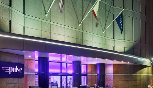 Comic-Con friendly, Upscale suite in Gas Lamp, Marriott Pulse Club!