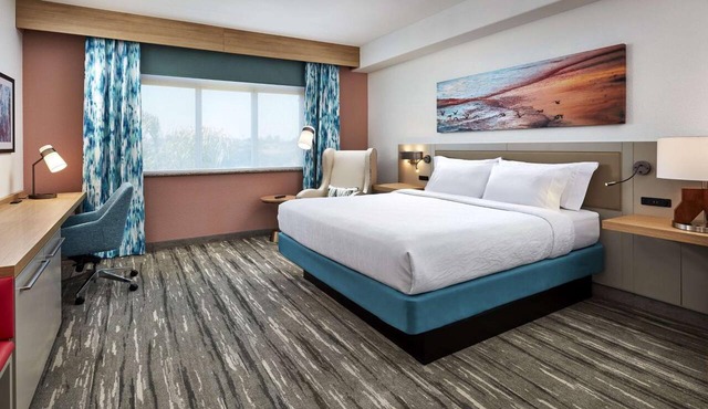 Convenient Base for Exploring Pismo Beach & SLO County l Deluxe King Room
