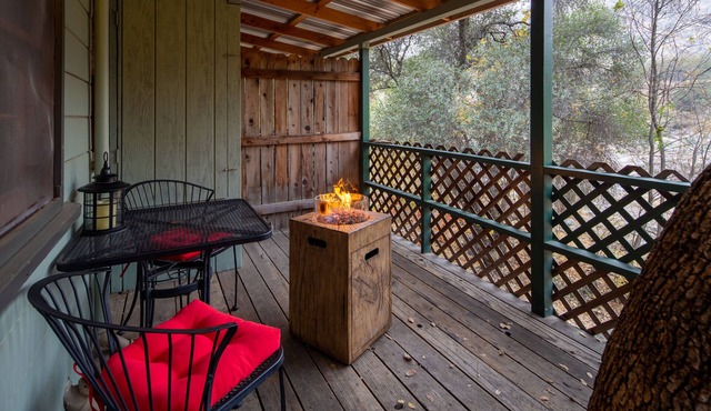 Couples romantic cabin in Three Rivers
