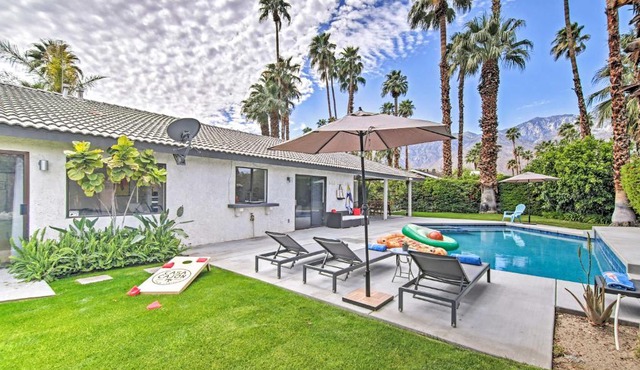 Covered Patio, Pool & Games: Home in Palm Springs