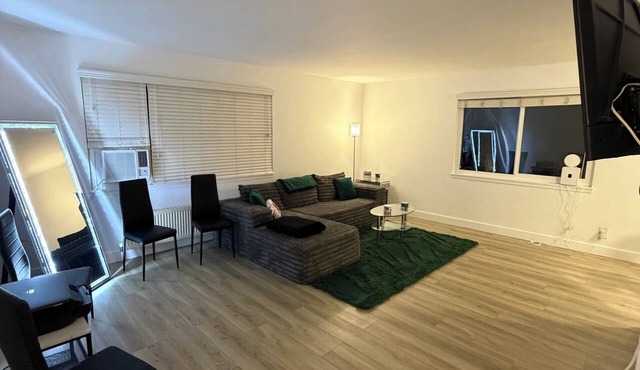 Cozy 1-bedroom apartment with AC in beautiful Los Angeles