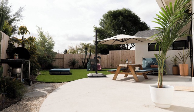 Cozy and open oasis - 12 mins to the beach