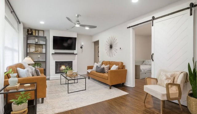 Cozy Marietta Ranch Retreat with Fenced Backyard, 4 bed, 3 bath in Marietta