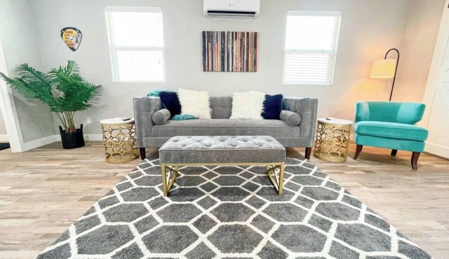 Cozy one-bedroom home located in central Visalia, California, on Mooney Blvd. Discover our tranquil, modern 1-bedroom Visalia home, perfect for two guests and their pets. Located about 55-minute drive to Sequoia National Park.