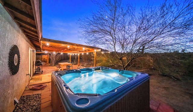 Cozy Retreat with Amazing Desert Views