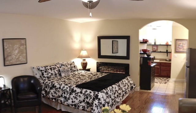 Delightful Private Studio in Napa Home Near Vibrant Downtown. Minimum 31 days.
