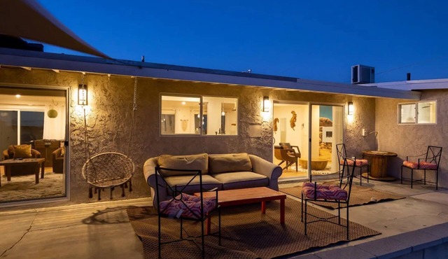 Desert Retreat with Hot Tub in Twentynine Palms