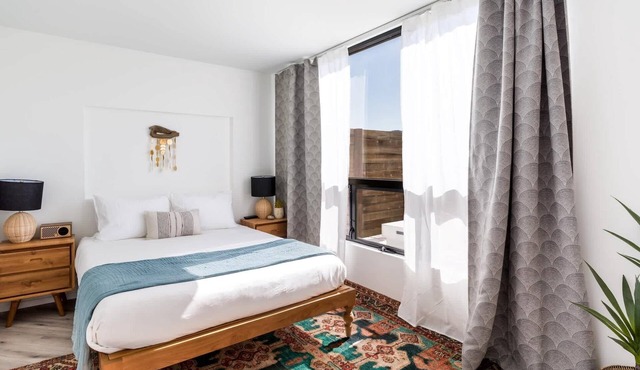 Desert View Room w/Free Parking & Fire Pit