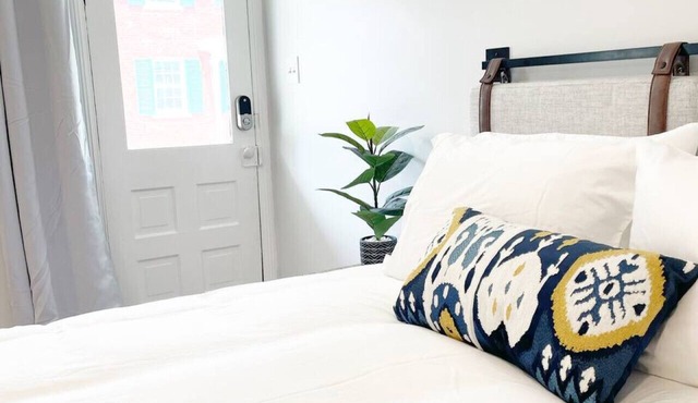Downtown Modern Studio apartment | History & Dining steps away in Shepherdstown
