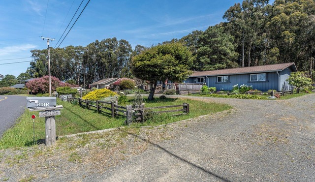 DustOff Sand | 3BR Coastal Vacation home in Fort Bragg