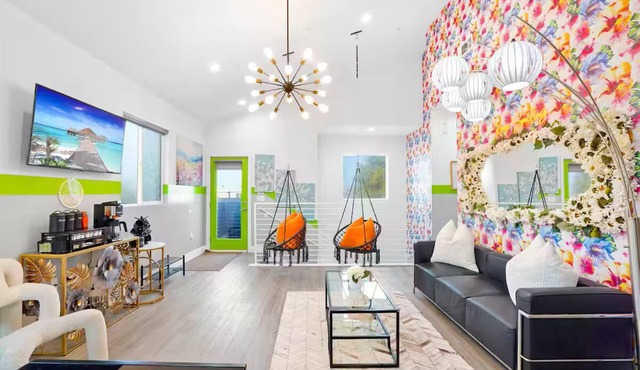 E. 2 Homes: Sleeps 26 by Universal + Patio, Games, Parking: FIFA SoFi World Cup