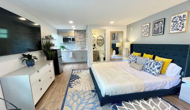 East Boca Studio Guest House 1 Mile to Beach in Boca Raton
