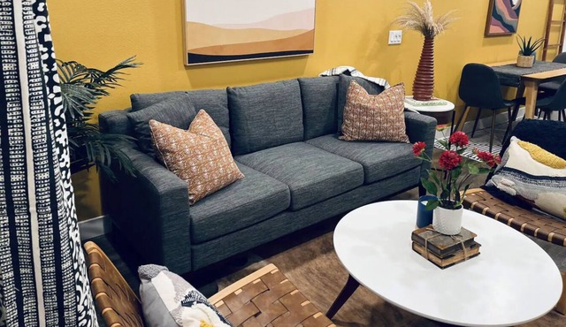 Elegant and modern 2BR/2BA Apartment