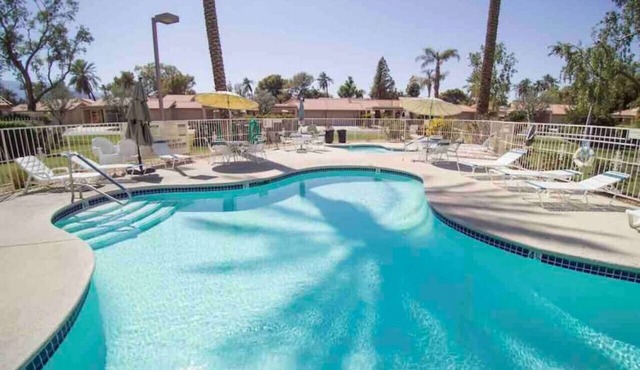 Endearing 2bdrm Condo w/Pool & near Coachella