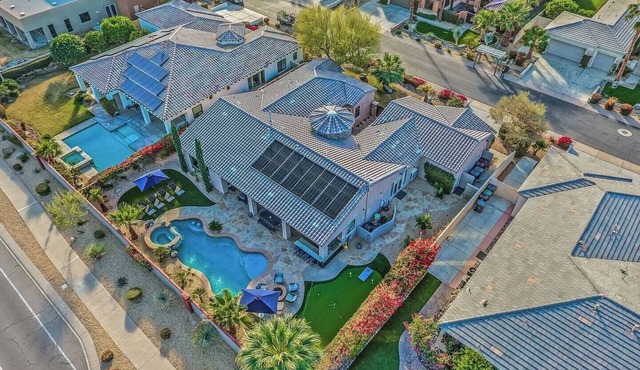 EndUp - Montage deluxe game room. Walk to Coachella. free pool heat.