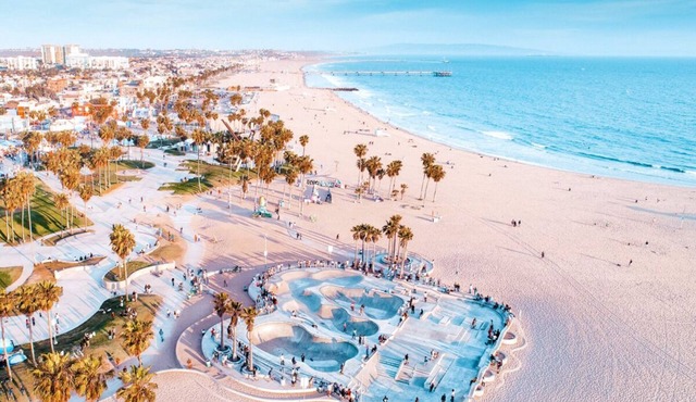 Enjoy a Hassle-Free Stay! Pet-Friendly, Short Drive to Hermosa Beach Pier
