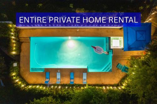 Entire Private Home with Big Yard, View, King Bed, Parking, 4 Bedrooms 3 Bathrooms, Available Now