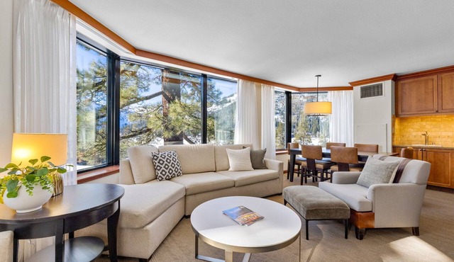 Everline ‘Resort Chair’ Corner Suite; Ski In/Out @Palisades