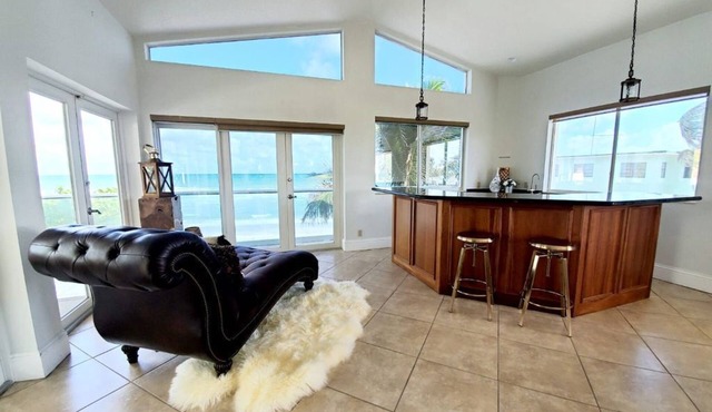 EXCEPTIONAL Oceanfront Private Beach House in Charming Florida Hollywood in Hollywood