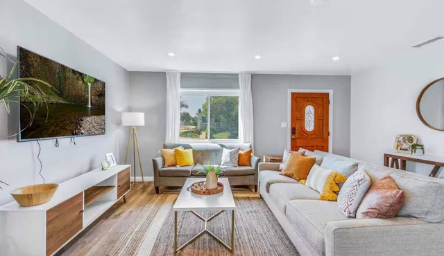 Exquisitely Designed Outstanding Torrance Home Near SoFi for World Cup fans!