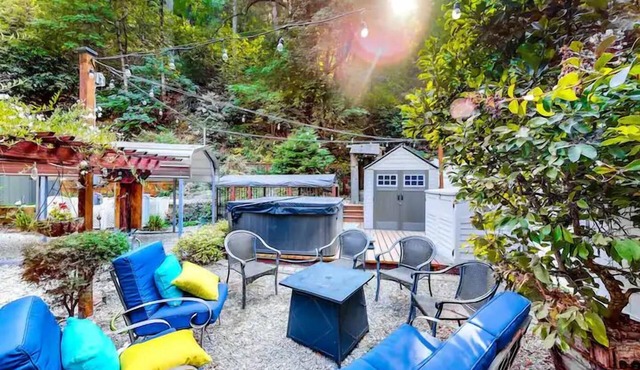 Family 5BR 5BA Retreat Hot Tub River Access Community Pool