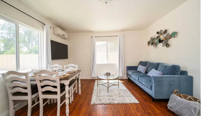 Fantastic 3-bed single house with kitchenette & AC