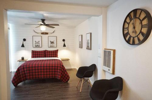Fox Den- Pet Friendly Suite in Shaver Lake