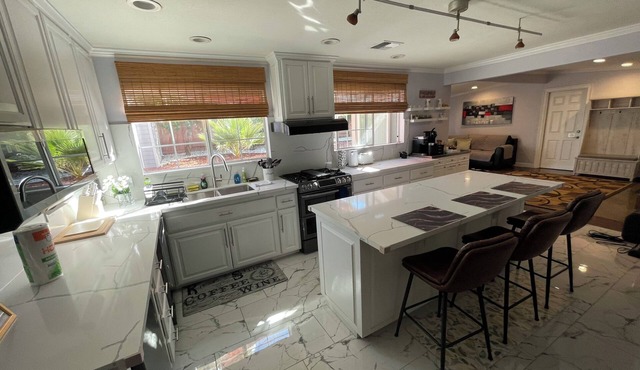 Fully Remodeled 3 Bd – Quiet & Big gated driveway