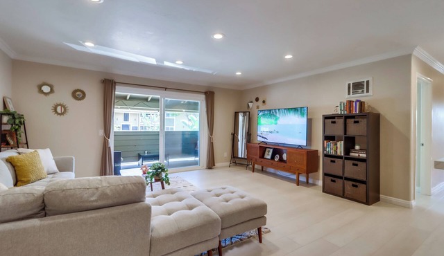 Garage, King, Crib, Pool & Hot Tub, 3BR/2BTH
