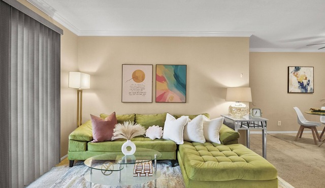 Gated 2 Bedroom condo with POOL & JACUZZI