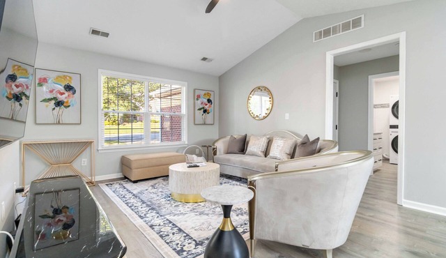 Georgetown Getaway, Sleeps 6, Fenced Yard (Pet-Friendly), Near Lexington & I-75 in Georgetown