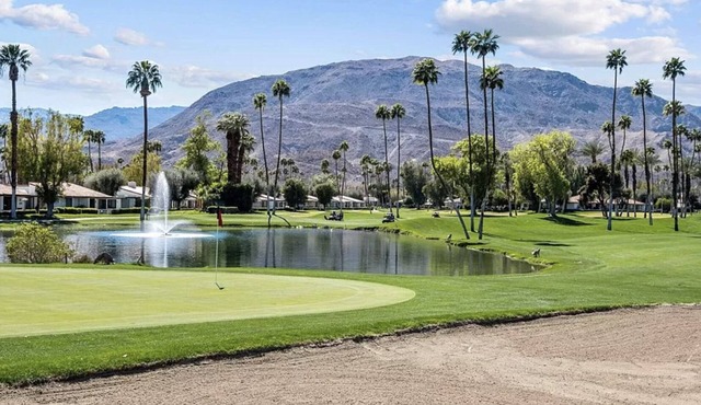 Golf Course Condo. X-Large 2 Bedroom