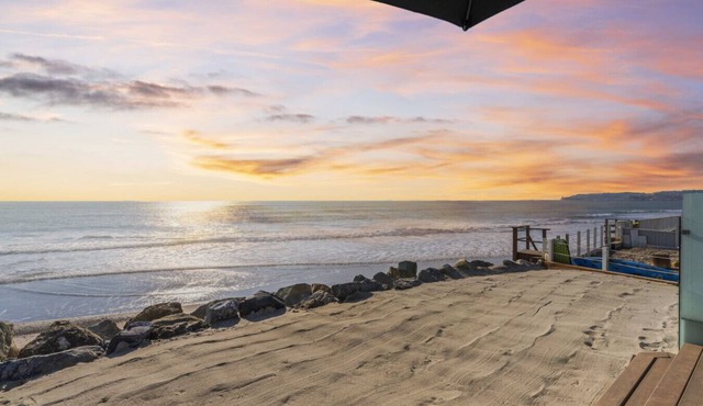 Hawaiian Style! Beachfront on Beach Road! STR15-0260