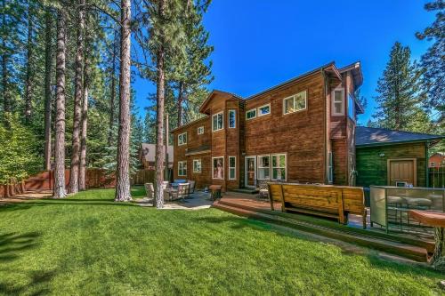 Heavenly Pines - Hot Tub - Game Room - AC - BBQ