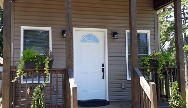 Hickory Tiny House, short and long term rentals in Hickory