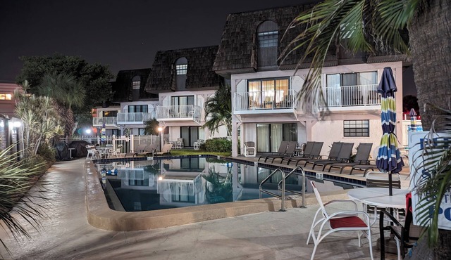 High End 2BR & 2BATH Condo next to Pier! POOL, Balcony & RIGHT on the BEACH! in Cocoa Beach