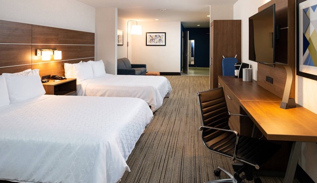 Holiday Inn Express & Suites Los Angeles Downtown West by IHG