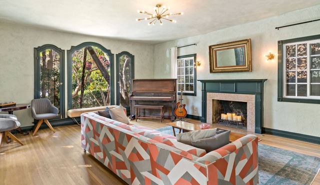 Hollywood Chic + Modern Comfort at Griffith Park