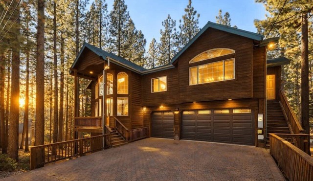 HUGE 7Br Cabin: Pool Table, Games, Bonus Bedroom